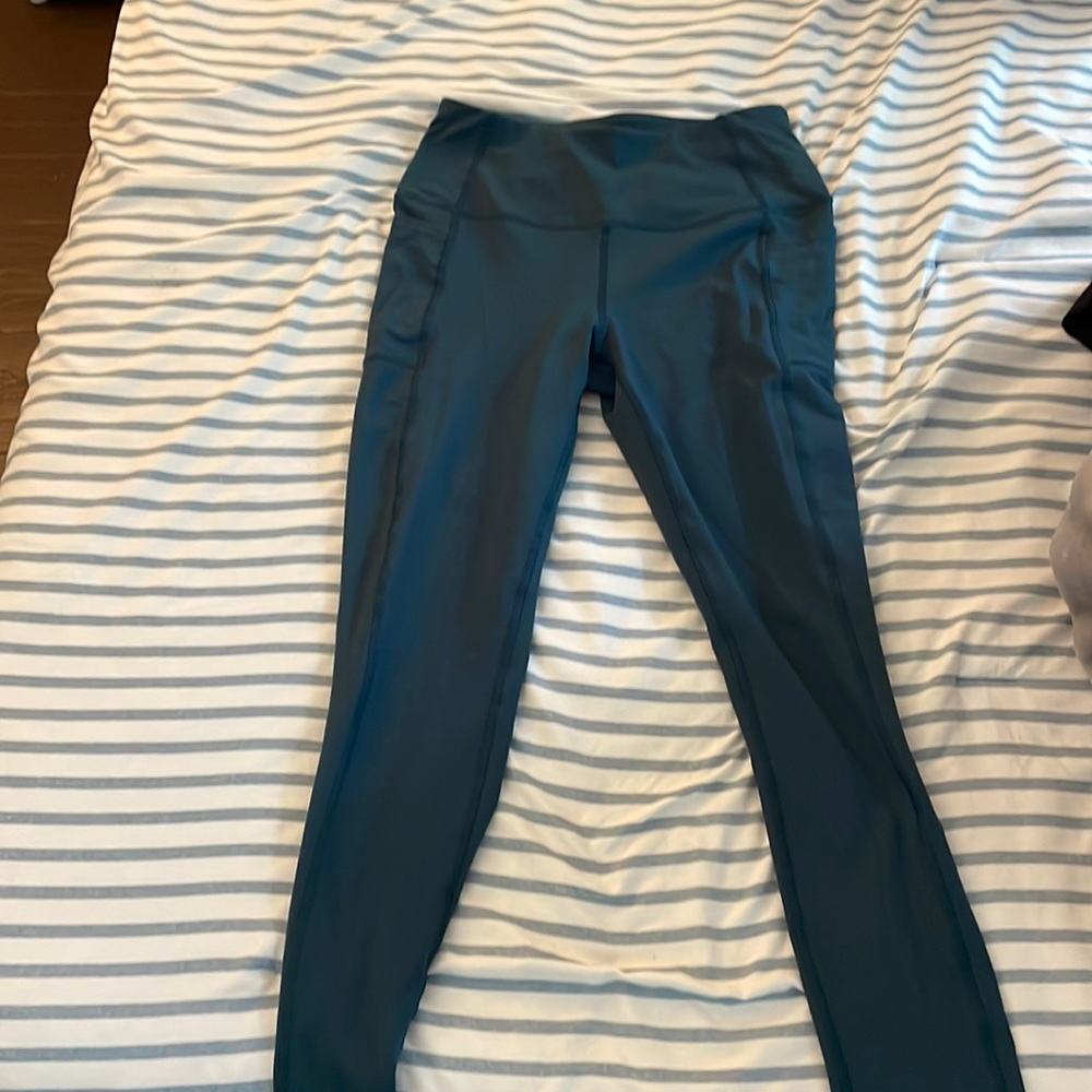 Skechers leggings. Size small. Never worn before.